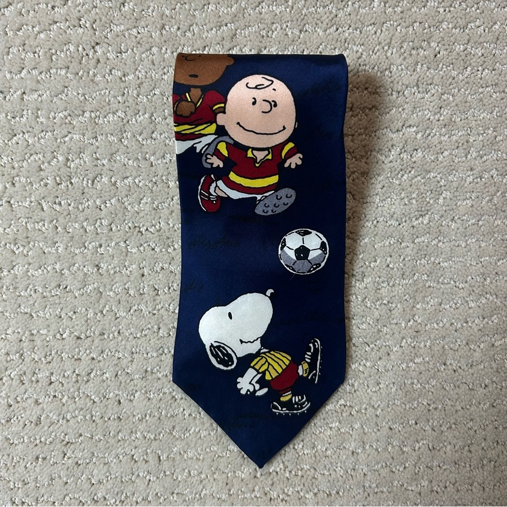 Peanuts World Cup Challenge Soccer Football 57" x 4" Men's Silk‎ Neck Tie Snoopy